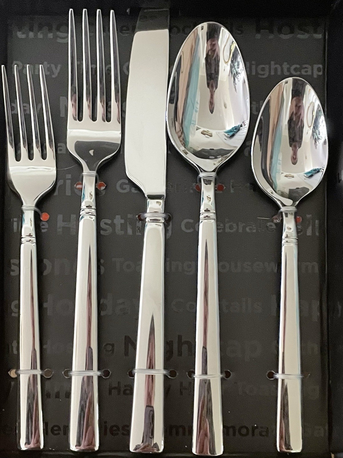 Oneida Entertain 365 - One 5PC PLACE SETTING “Calder” 18:0 STAINLESS- NEW no box gallery