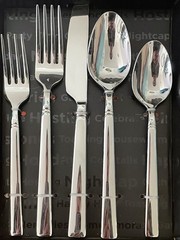 Oneida Entertain 365 – One 5PC PLACE SETTING “Calder” 18:0 STAINLESS- NEW no box
