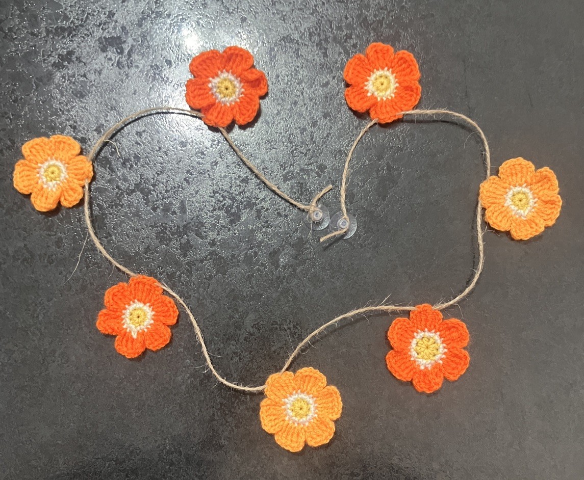 🌸NEW Hand Crochet PRETTY jute 7 Flowers Bunting Window Camper Summer 35” Gift gallery