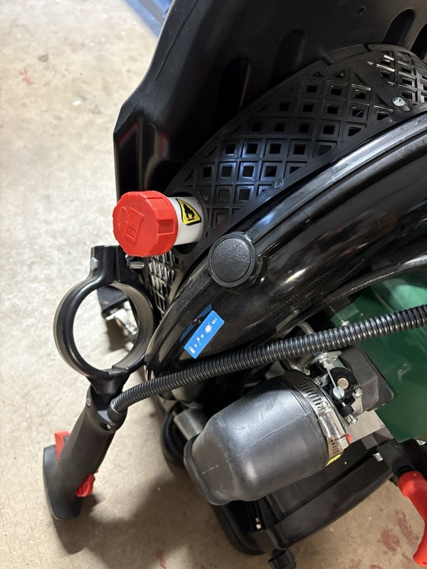 Gas Backpack Leaf Blower 2-Stroke 750CFM Green/Black Mode# 90210009-15 gallery