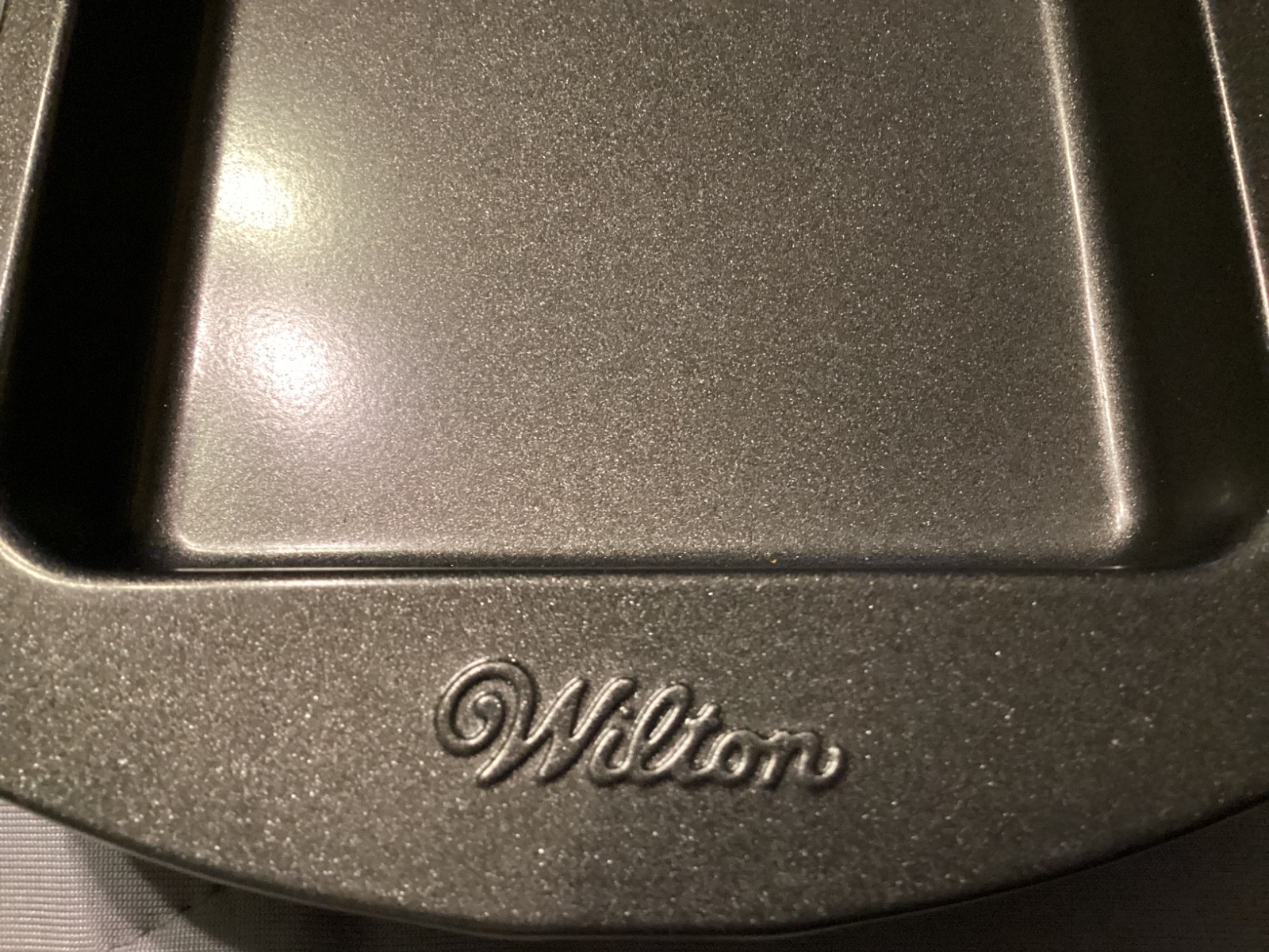 Wilton Easy Layers Non Stick Long Loaf Pan 10x4 New gallery