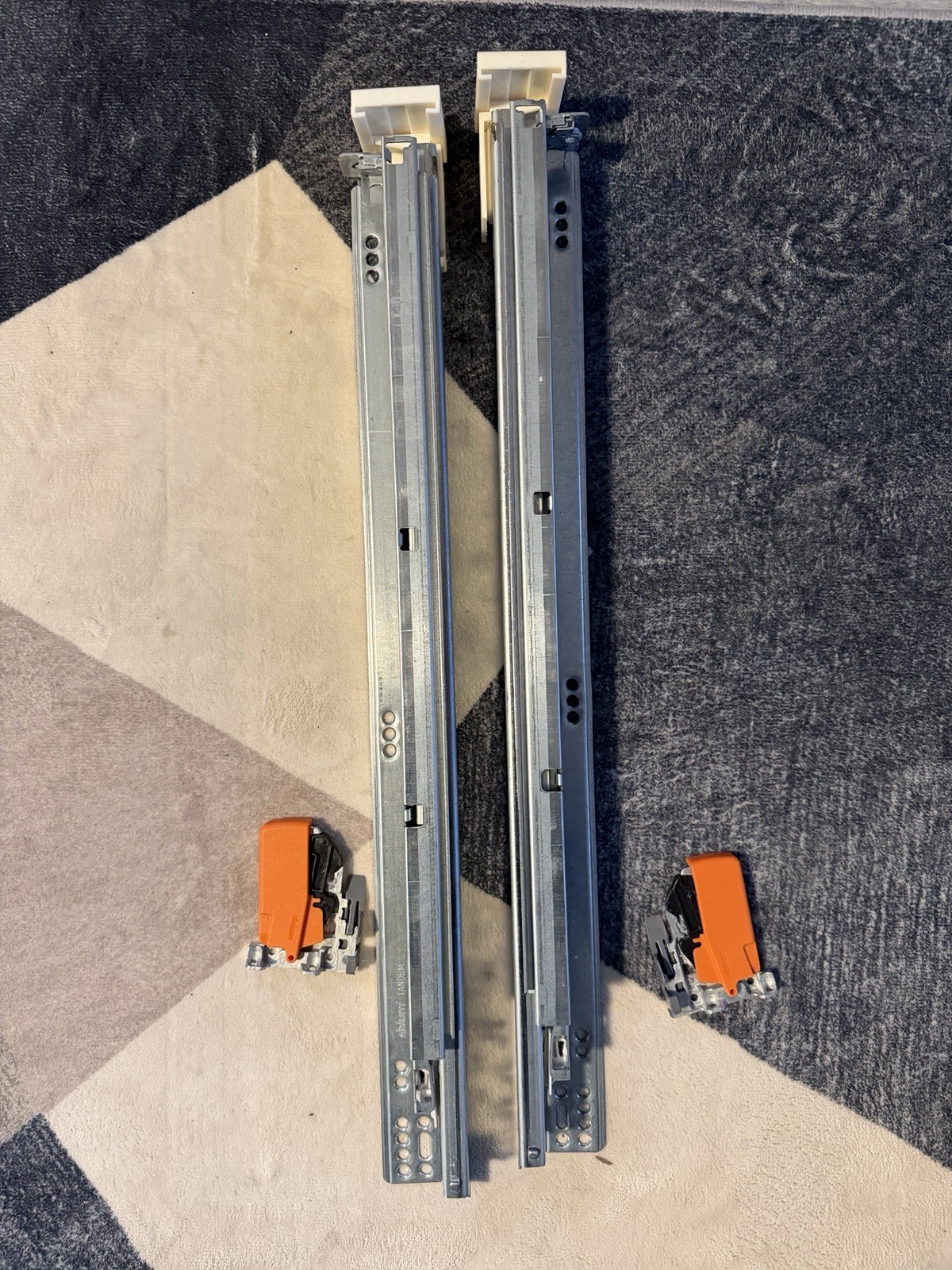 Blum TANDEM plus BLUMOTION 563H Soft Close 21" Drawer Slide Kit - 563H533-02B gallery