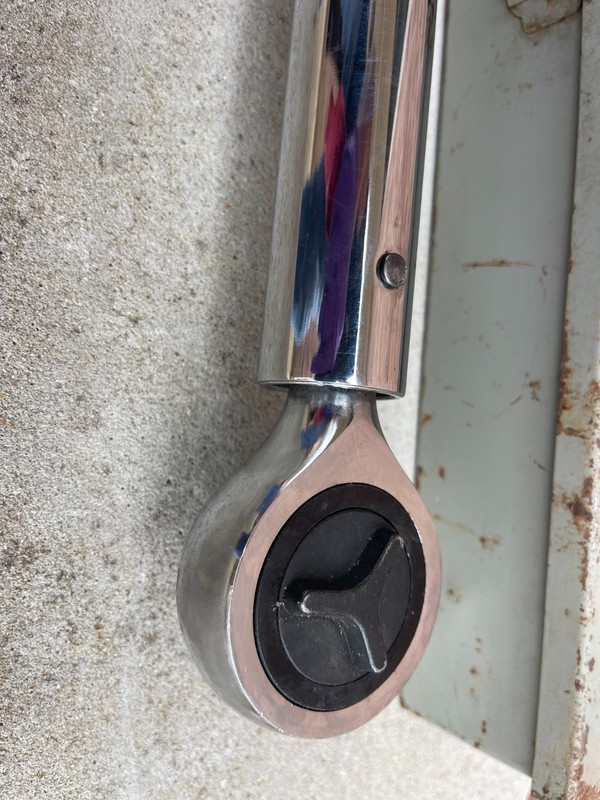ATD Tools Model 106 Ratcheting Torque Wrench; 600Ft-Lbs; 3/4 Drive in Metal Case gallery