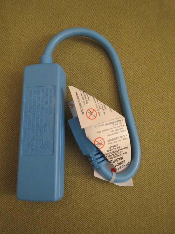Intertek Light Blue, 3 Outlet Power Strip, 1 foot Cord, Indoor Use, NEW gallery