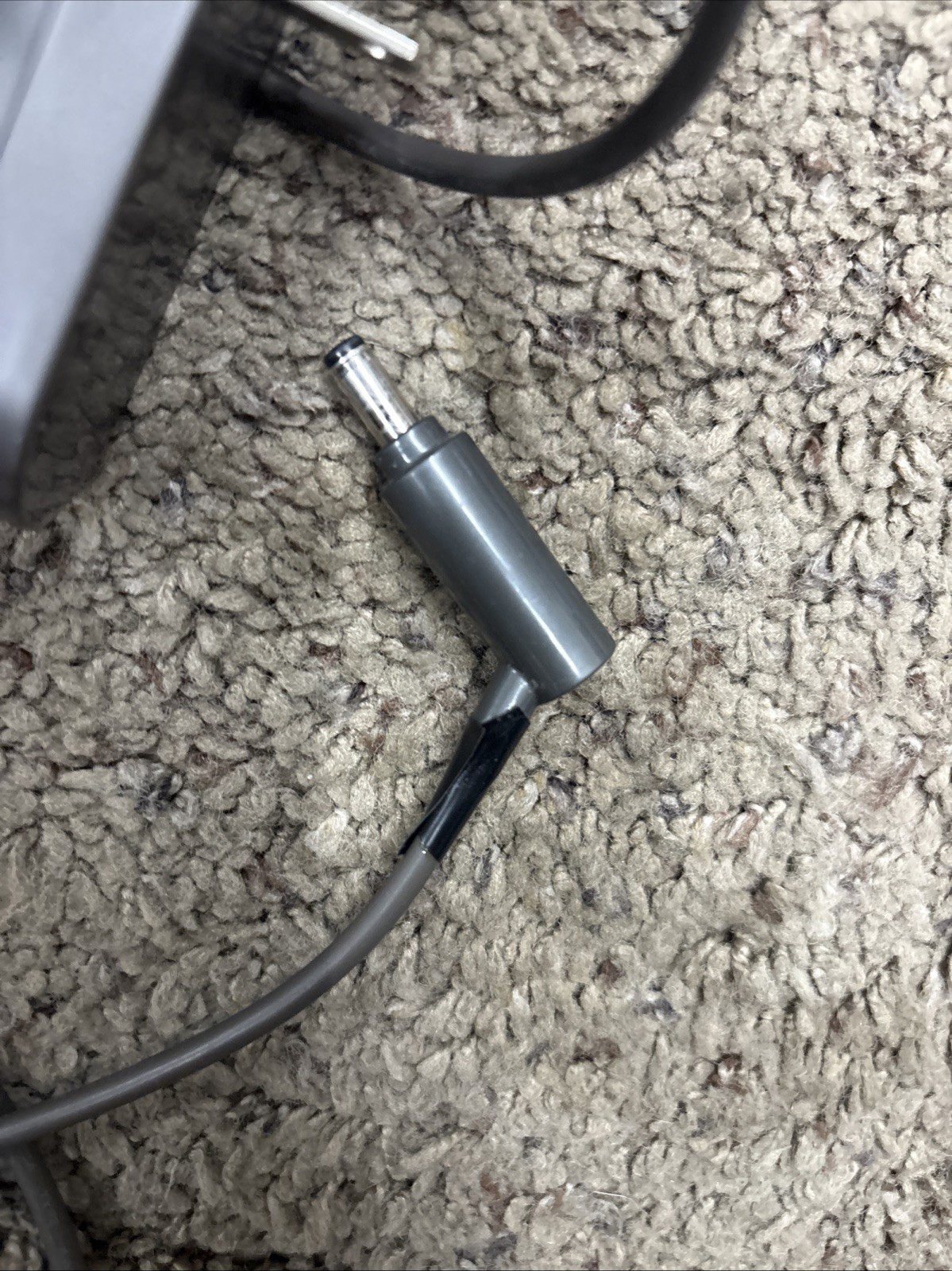 Dyson V6 Dc58 Main Body Bin Battery & Charger No Filter Tested Working gallery