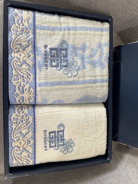 Givenchy Blue White Beige Hand Towel Washcloth box gift set GR15025 B Open New gallery