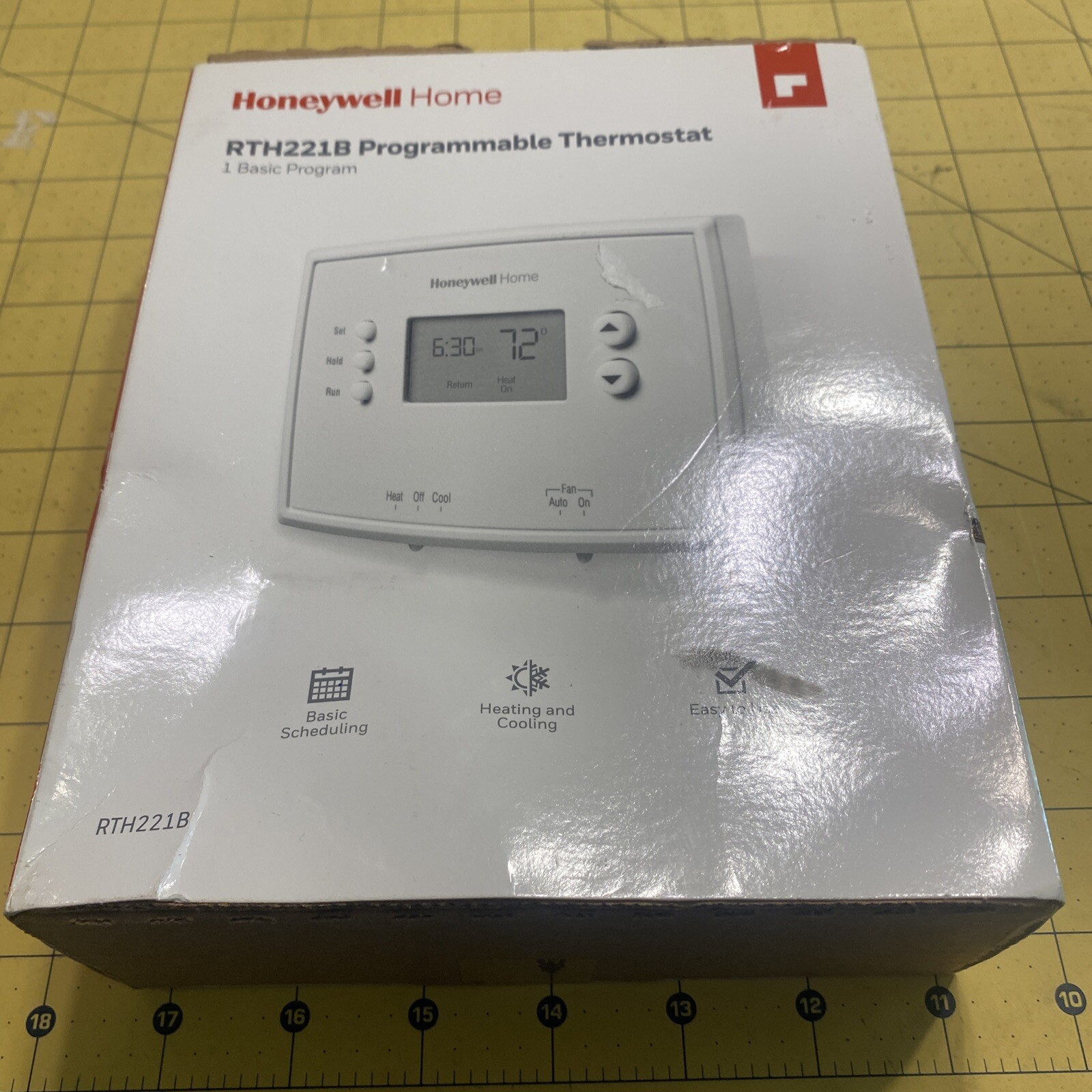 Honeywell 1-Week Programmable Thermostat (RTH221B1039) gallery