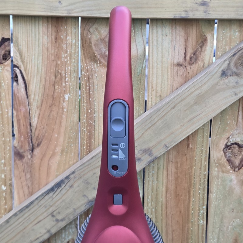 Electrolux Aptitude Upright Vacuum Cleaner EL5010 Red Works Fine Needs TLC gallery