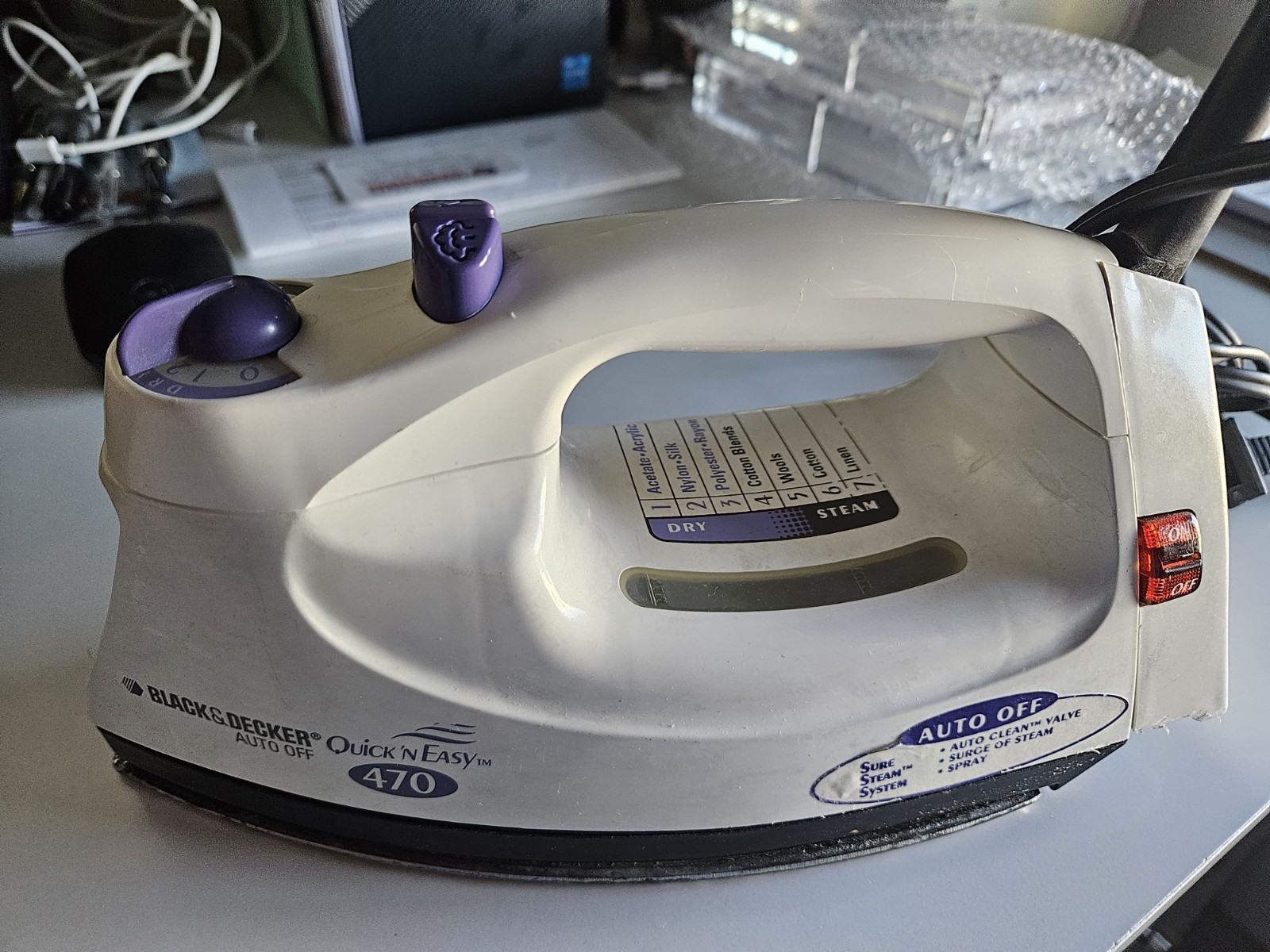 BLACK AND DECKER QUICK N EASY 470 IRON WORKS PERFECTLY VERY DEPENDABLE ! gallery