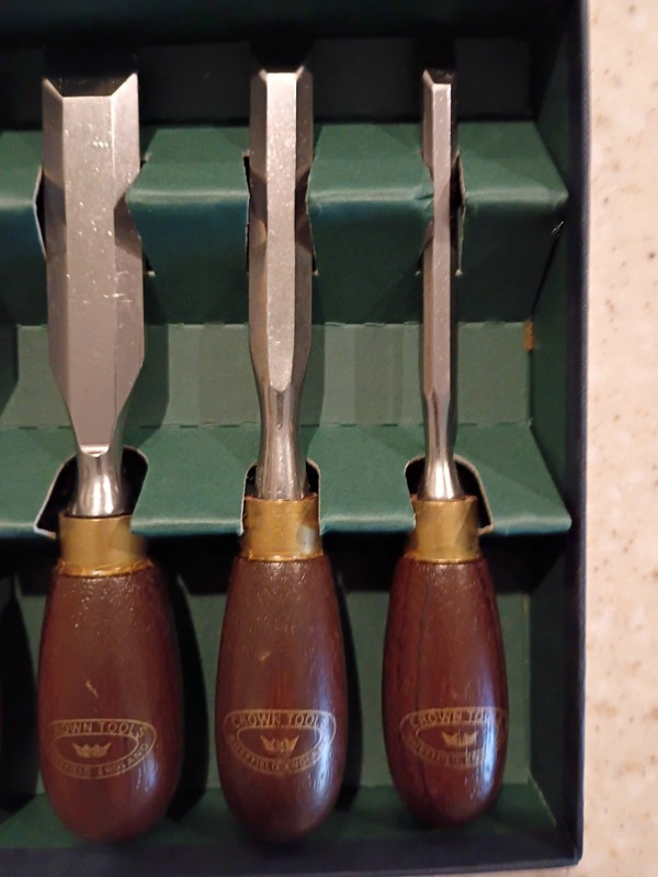 Crown Tools 4 Piece Butt Chisel Set Sheffield England NEW IN BOX NEVER USED gallery