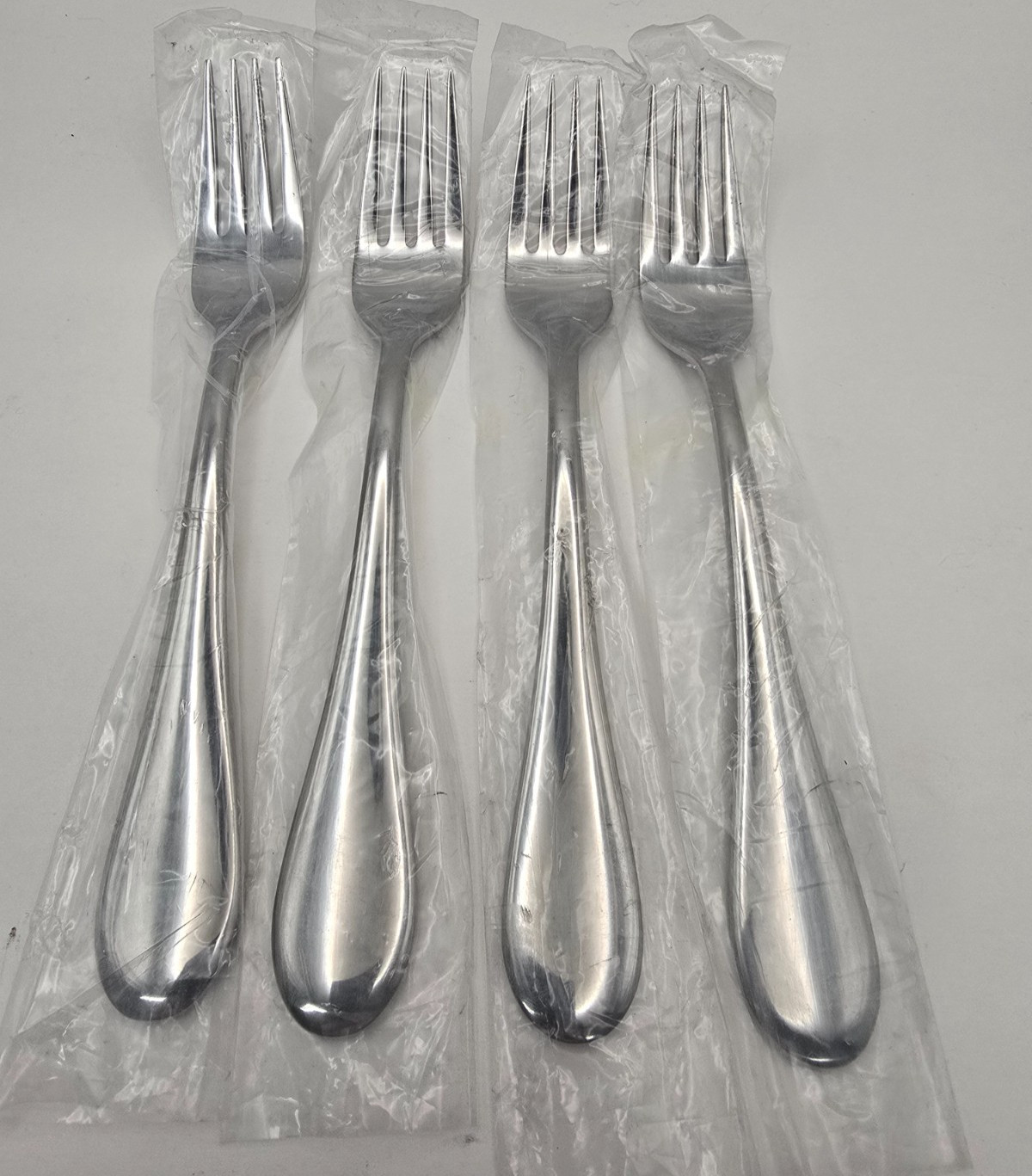 Oneida ICARUS Stainless Dinner Forks Set of 4 NEW gallery