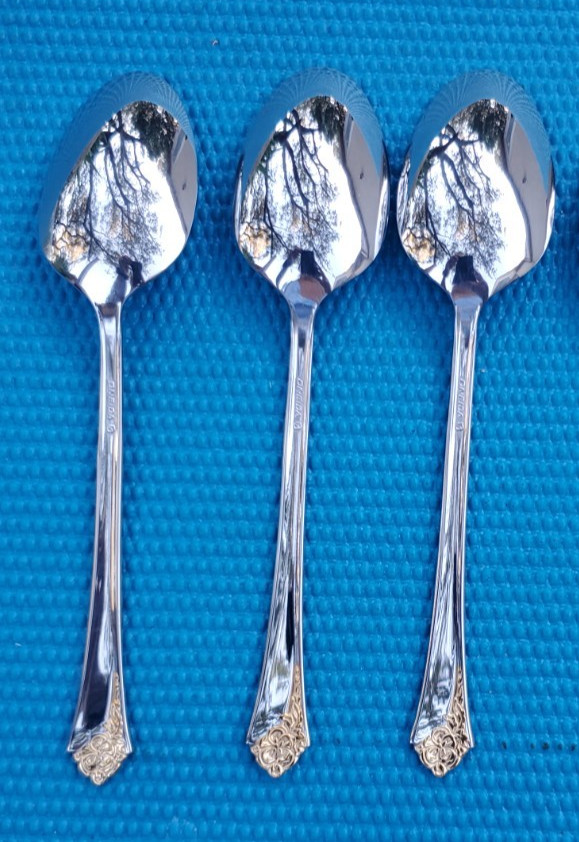 3-Oneida GOLDEN DAMASK ROSE CUBE PLACE / SOUP SPOONS 7 1/4" gallery