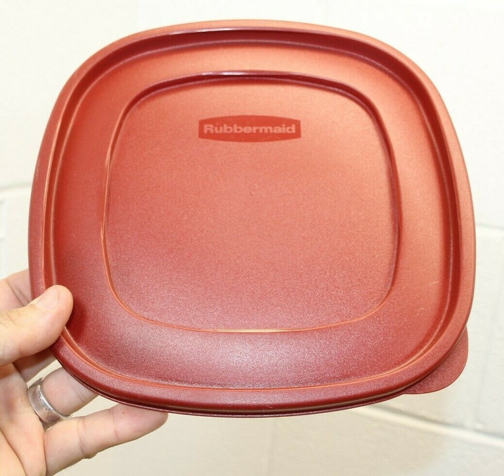 Rubbermaid Food container Easy Find Red Square Replacement Lid 7J70 9" - clean gallery