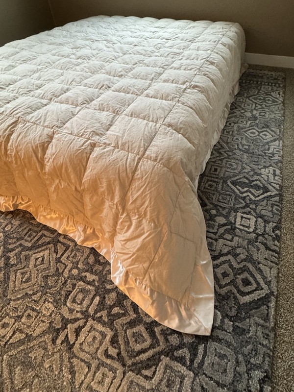 Pacific Coast Down Comforter Duvet Queen 92x98 Min 75% Down Cotton Satin Trim gallery