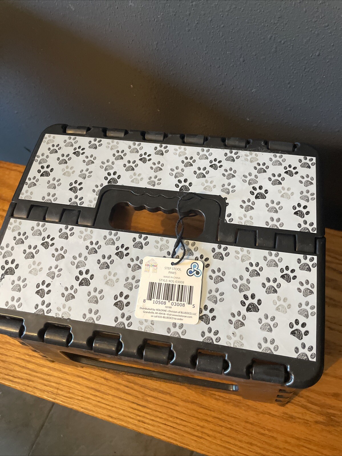 9" KOLORAE "Paws" Folding Step Stool NEW! holds 200 pounds. gallery