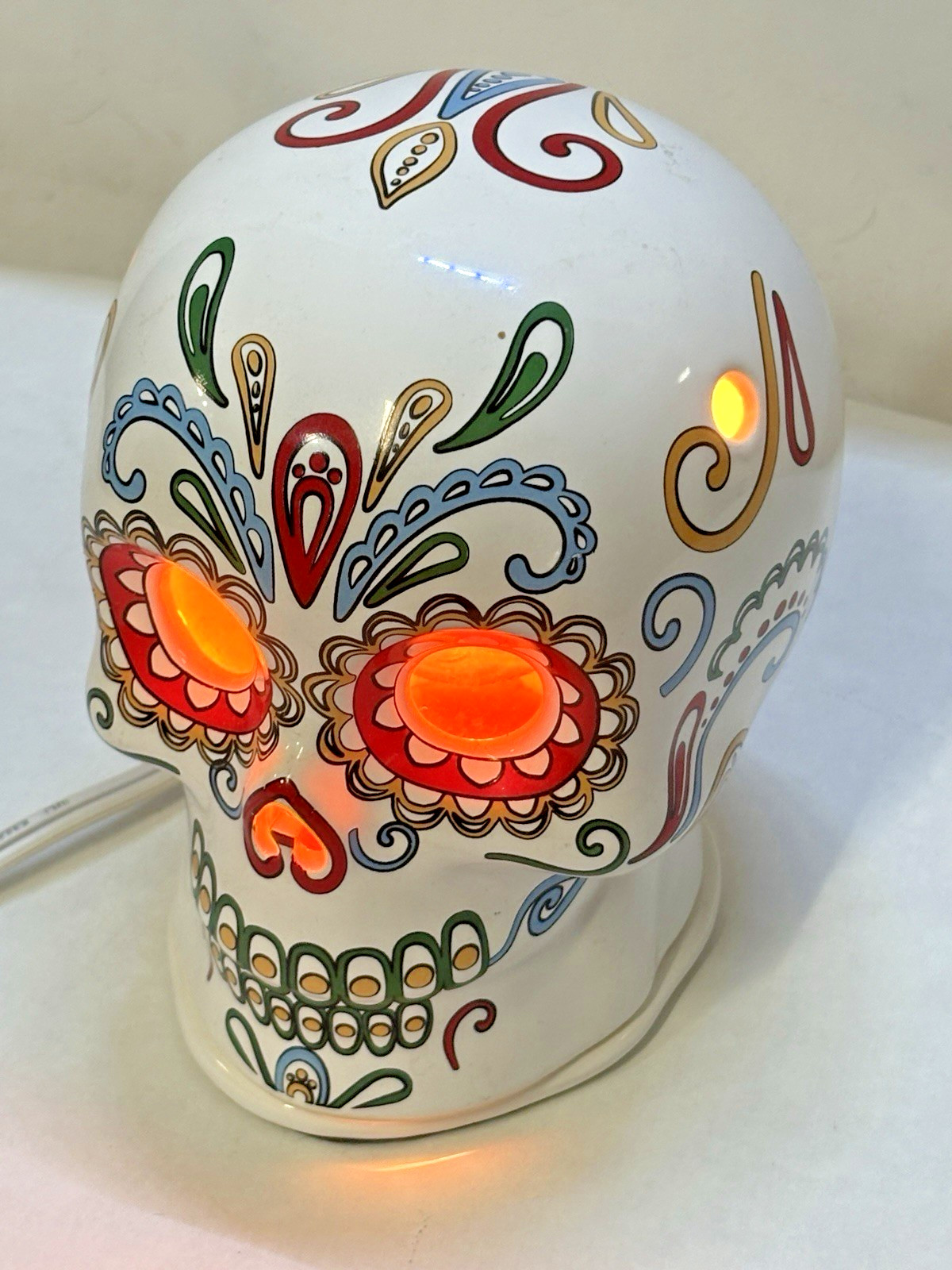 Intertek SC812 Dia De Muertos Sugar Skull Scented Wax Warmer Night Light gallery