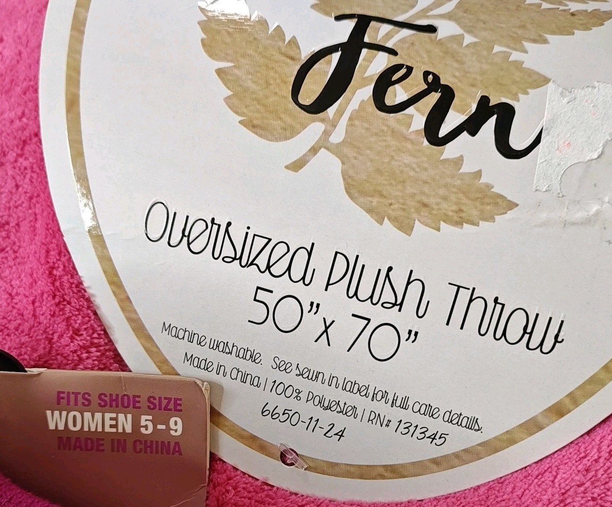 Willow & Fern Oversized Plush Throw Blanket Bright Hot Pink 50/70" Nwt gallery