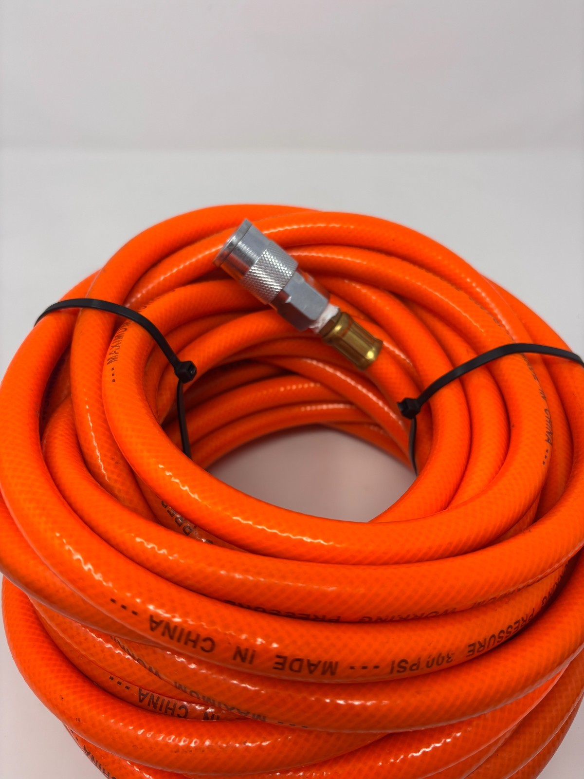 40 FT - 3/8" Compressor Air Hose, 300 PSI Max, Orange With Couplers gallery