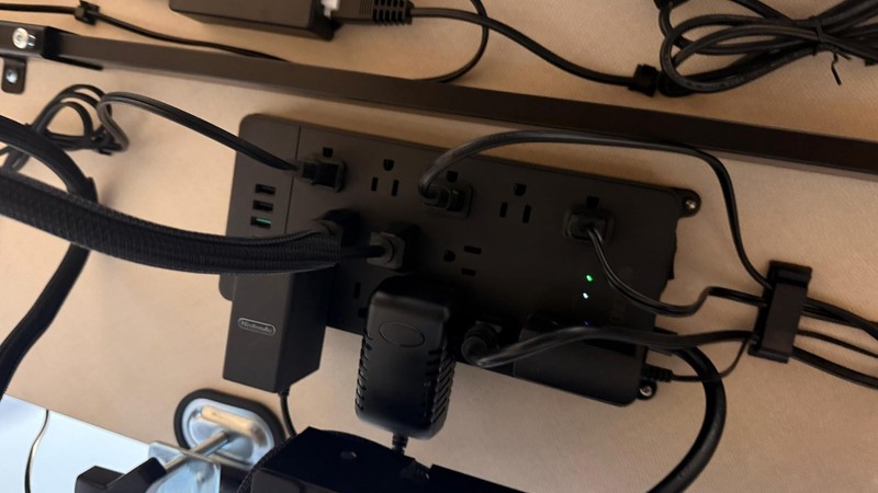 Surge Protector Power Strip, 13 Outlets, USB-C, 10FT Cord, 4000J, Black gallery