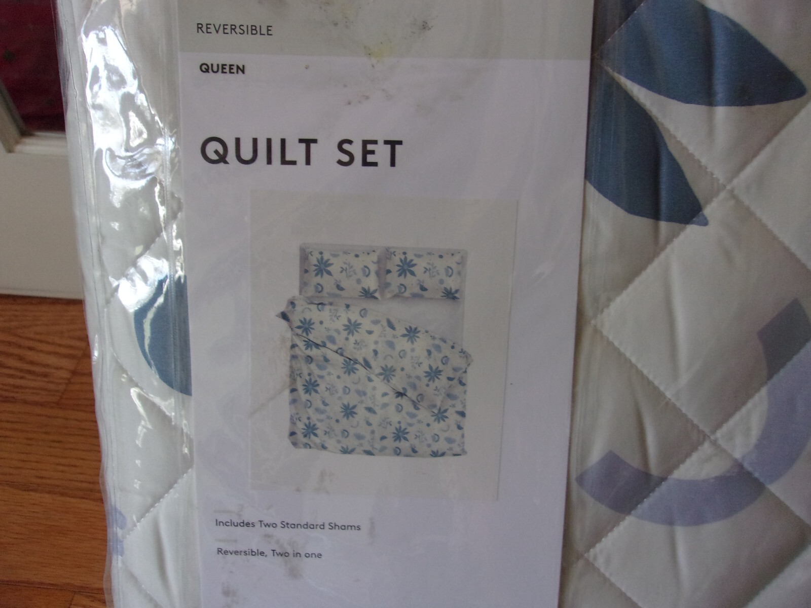 NIP Nordstrom Rack Blue White Floral Reversible Queen Quilt & Shams Set 3pc gallery