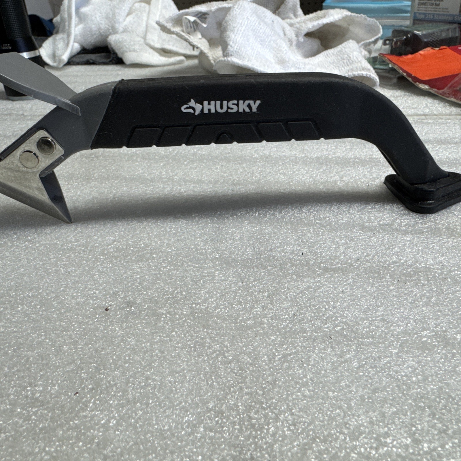 Husky 3-in-1 Caulk Remover Tool & Finisher Scraper – Open Box gallery