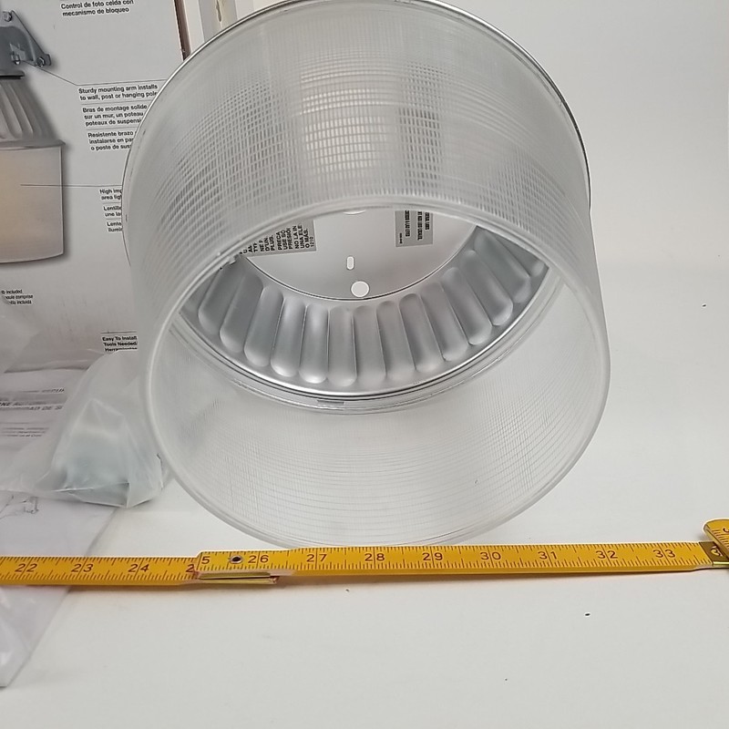 Utilitech Dusk 2 Dawn Non Motion Security Light 70 Watt High pressure 0293612 gallery