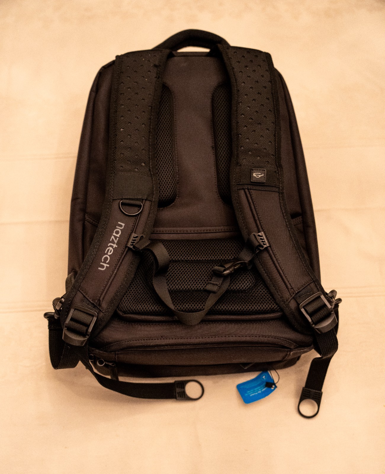 Naztech SmartPack Charging Backpack Power On the Go, Black; NWT; Make Offer!!  3