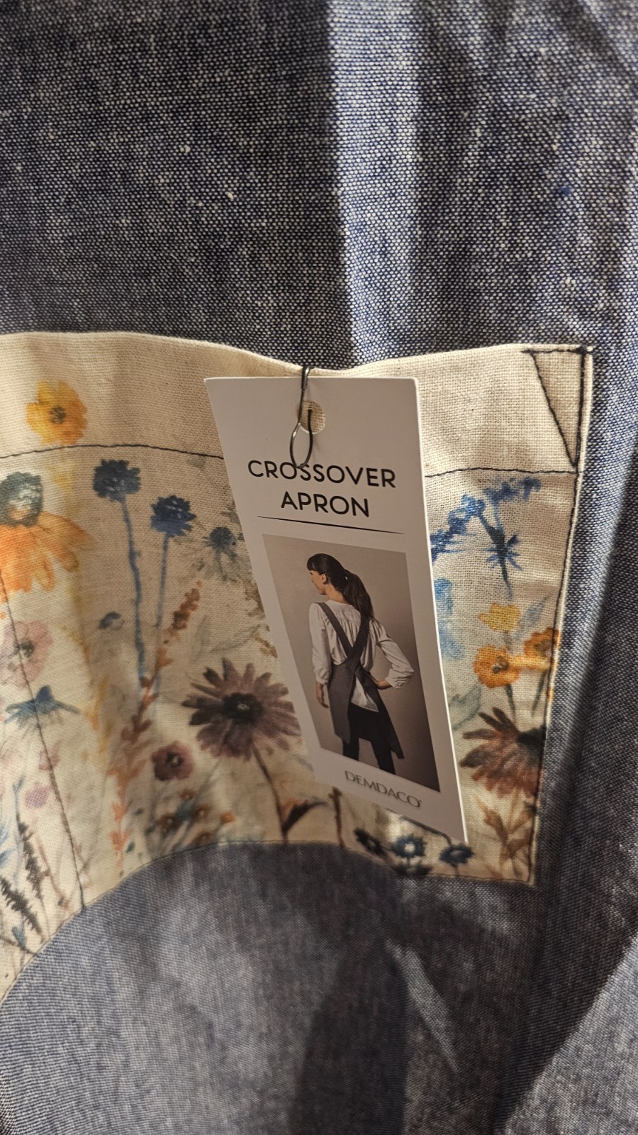 NWT Demdaco Crossover Apron, OSFM Meadow Flowers Pocket gallery