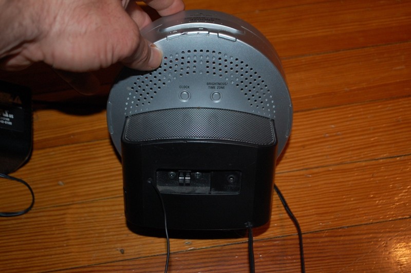 Sony Dream Machine ICF-CD3iP FM/AM Clock Radio w/CD Player iPhone Dock gallery