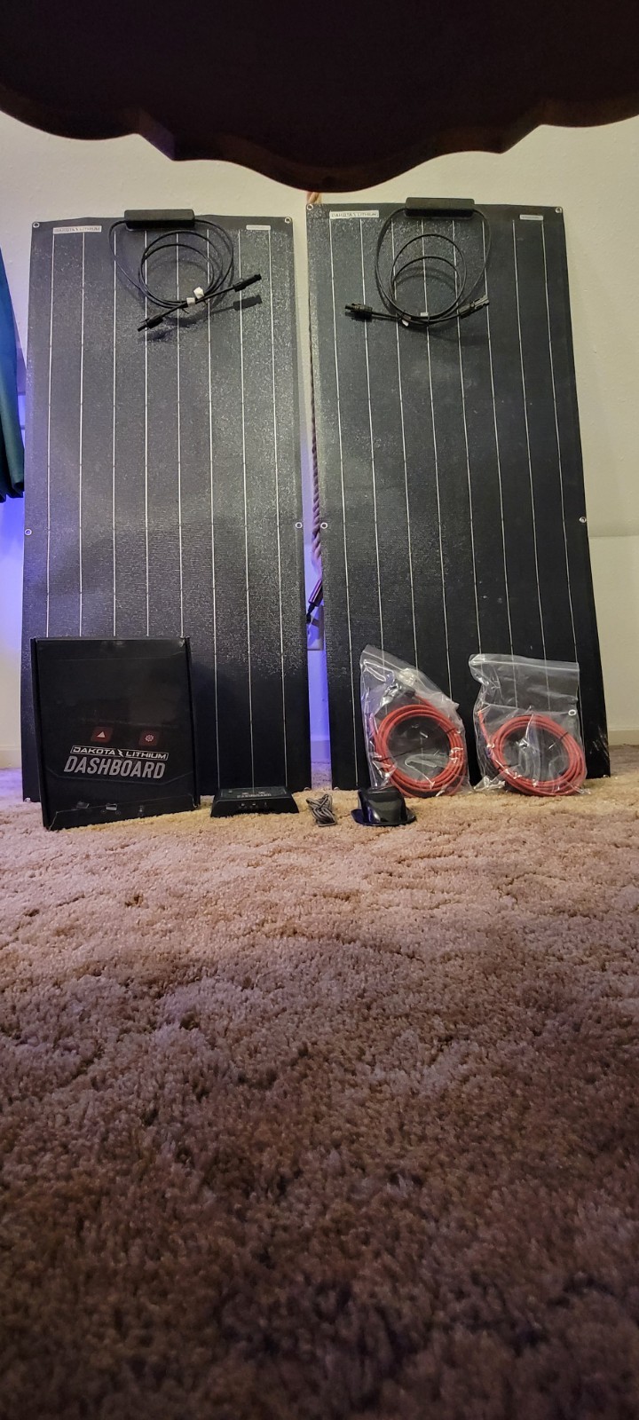 Dakota Lithium 200W Solar Panel Setup w/ Charge Controller & Mounting Hardware gallery