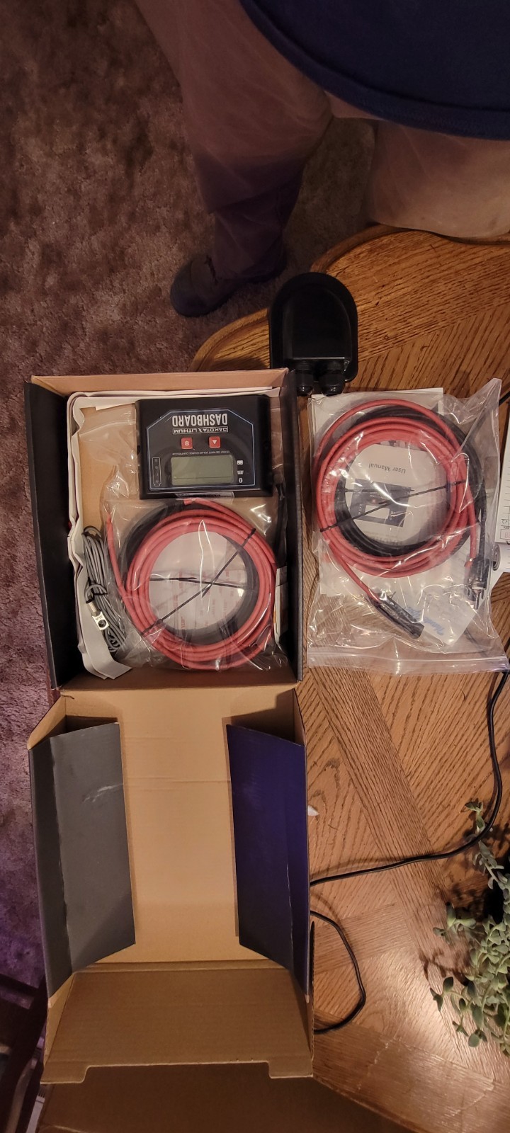 Dakota Lithium 200W Solar Panel Setup w/ Charge Controller & Mounting Hardware gallery