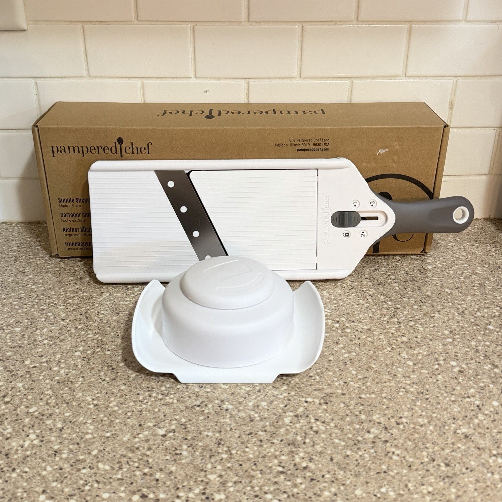 Pampered Chef Simple Slicer Mandolin Kitchen Tool 3 Settings Safety Guard Gadget gallery