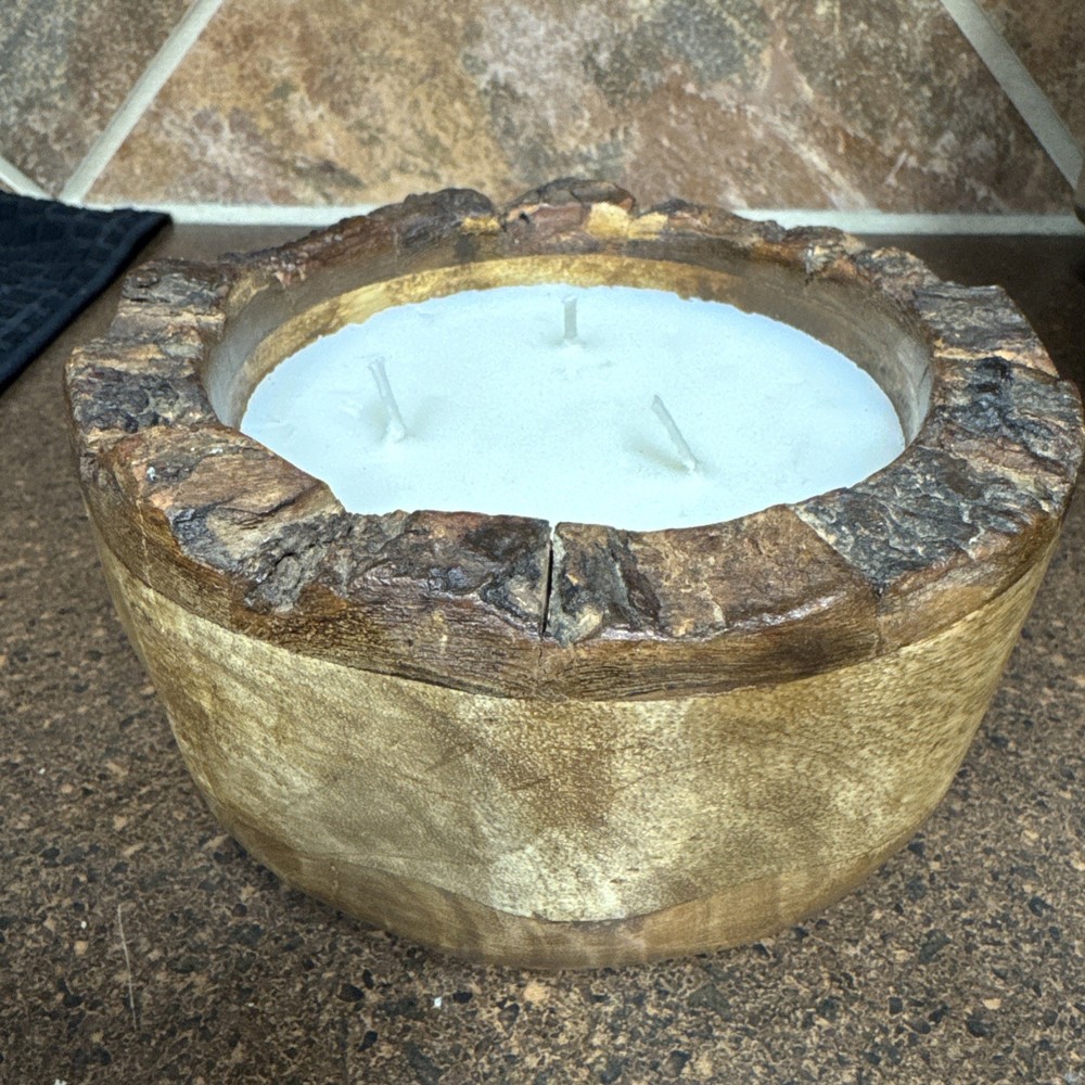 Himalayan Trading Post grapefruit pine Medium Driftwood Candle