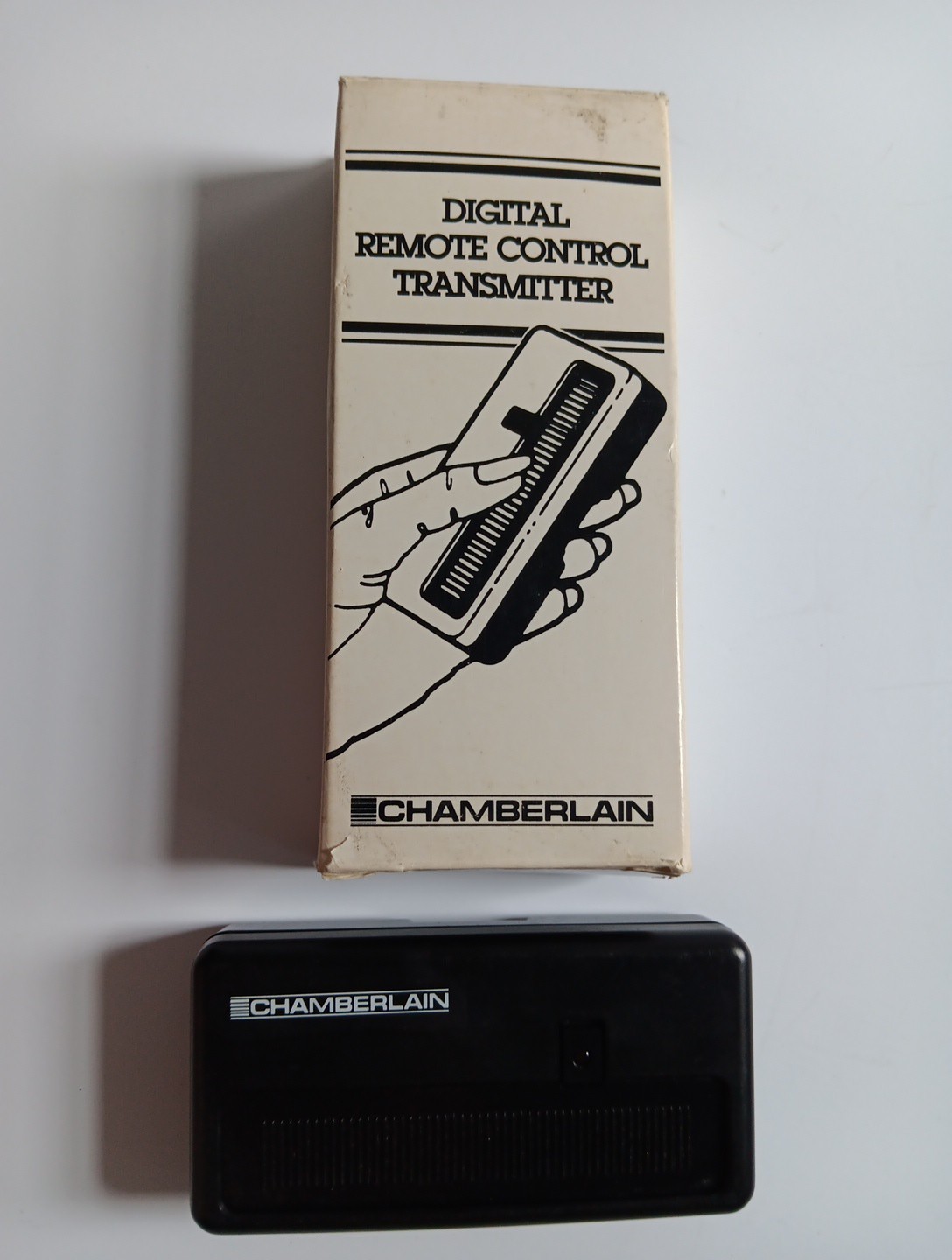 Vintage Chamberlain Model 51 Digital Remote Control Transmitter W/Box UNTESTED gallery