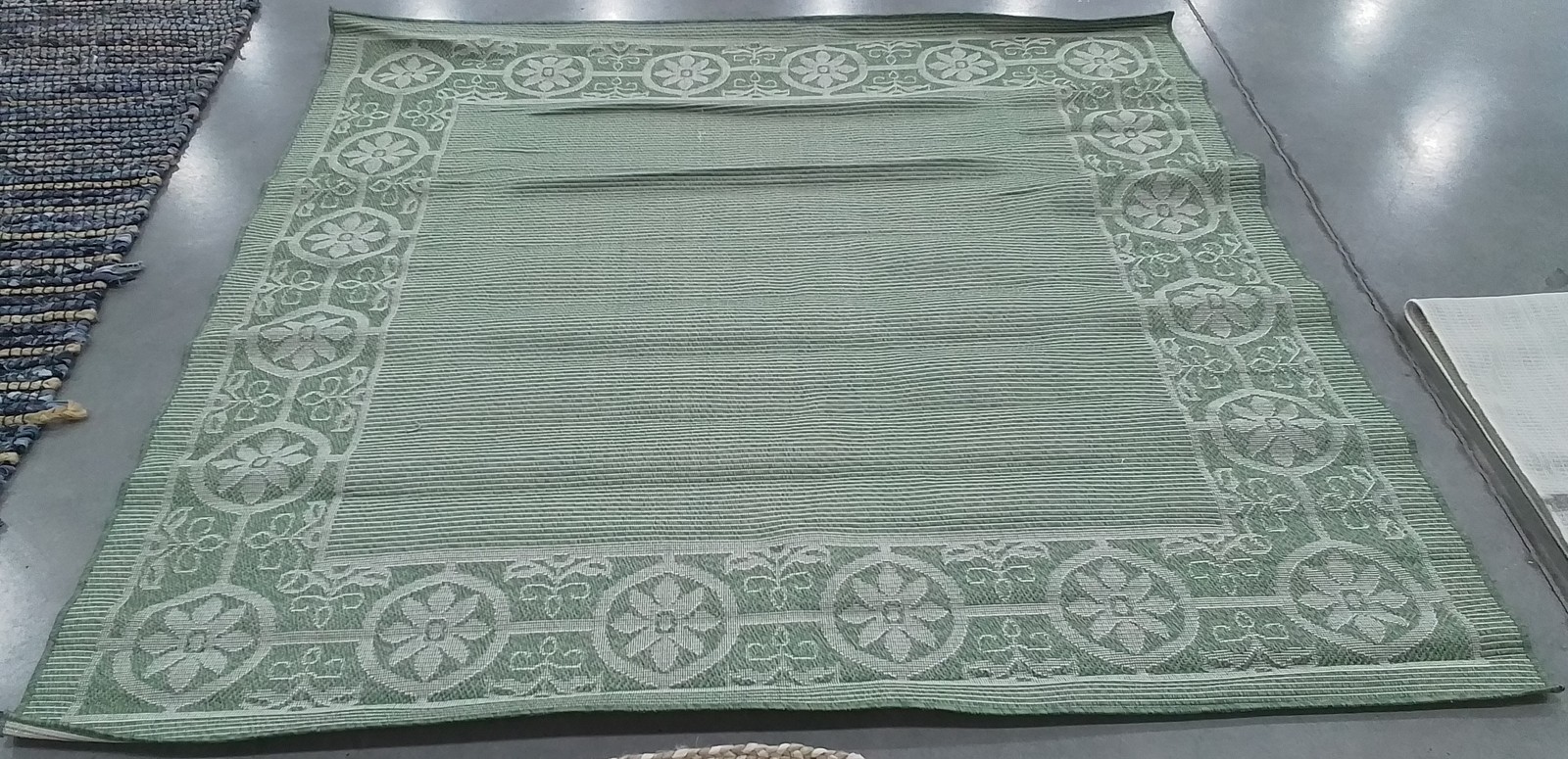 GREEN / IVORY 6'-7" x 6'-7" Back Stain Rug, Reduced Price 1172792763 BMU838Y-7SQ gallery