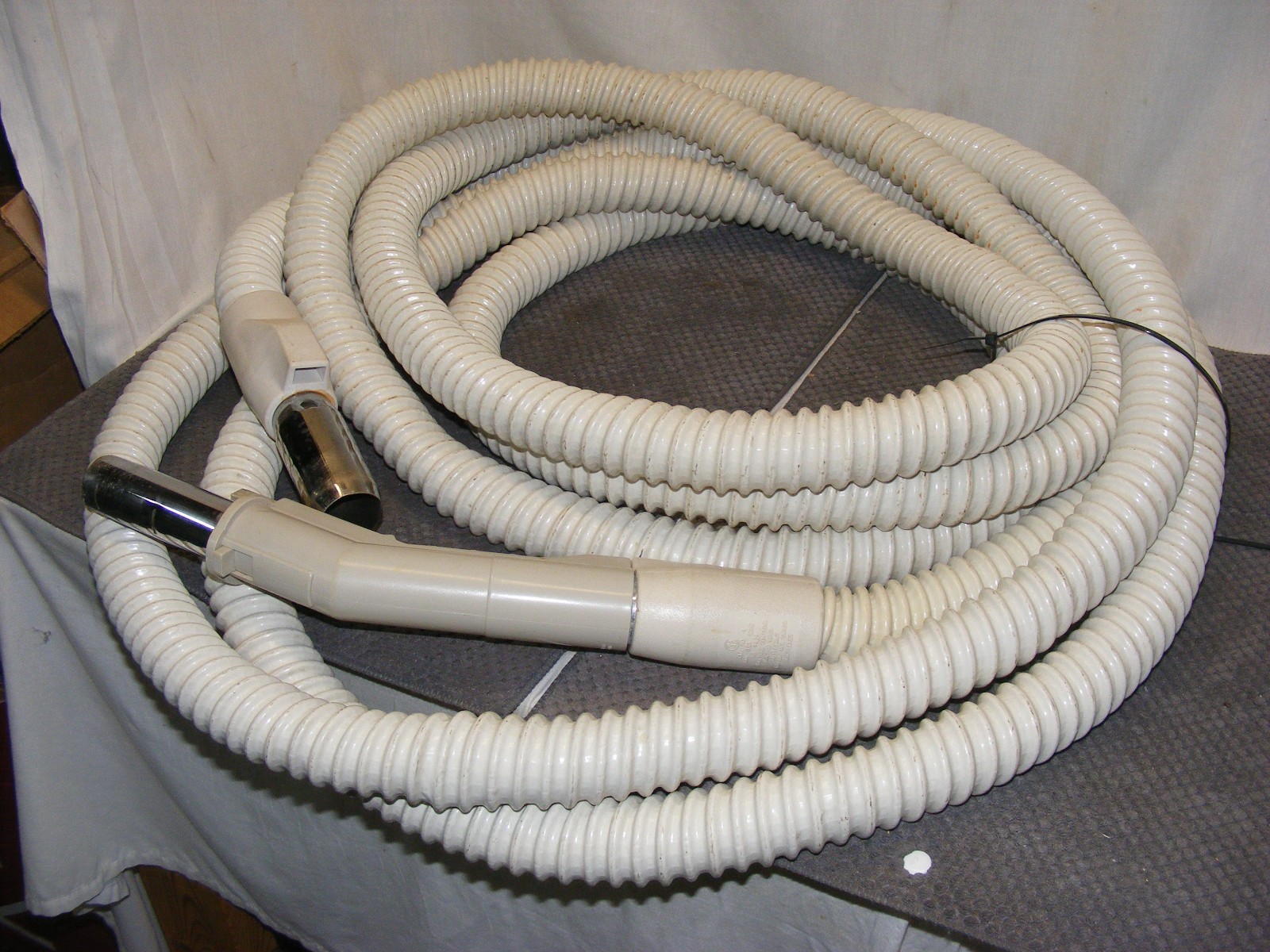 ELECTROLUX CENTRAL VACUUM SYSTEM GENUINE REPLACEMENT 30 FOOT HOSE**FREE SHIP gallery