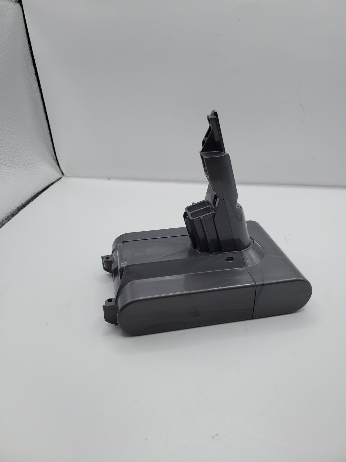 V7 Battery 21.6V 2000mAh Compatible SV11 225403 229687 968670-06 Animal... gallery