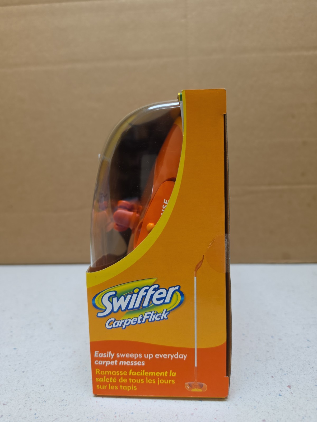 Swiffer Carpet Flick Carpet Sweeper Starter Kit With 4 Cleaning Cartridges NEW gallery