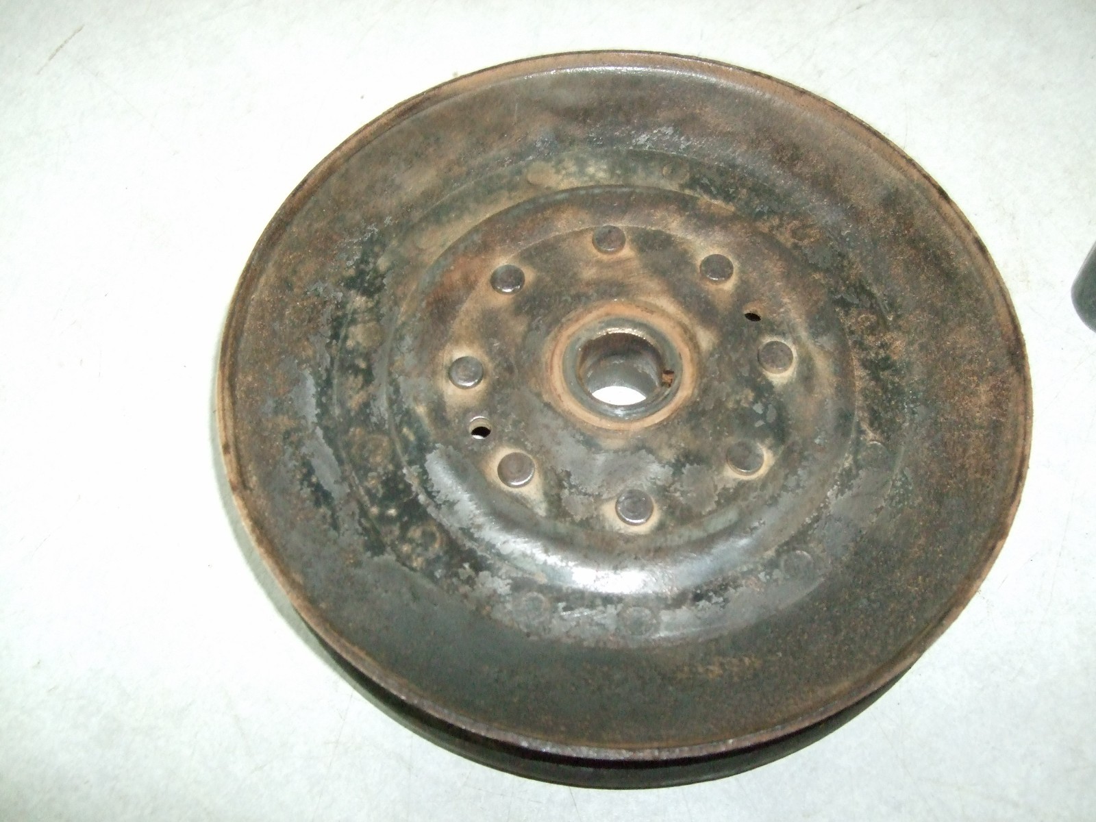 John Deere RX75 30" Mower Deck Drive Pulley-Used-AM105649 gallery