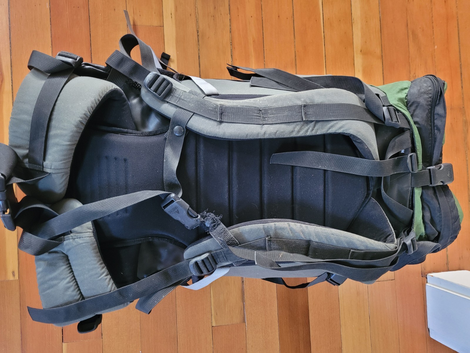 Gregory Reality Internal Frame Hiking Camping Backpack Pack Bag Size Medium 5
