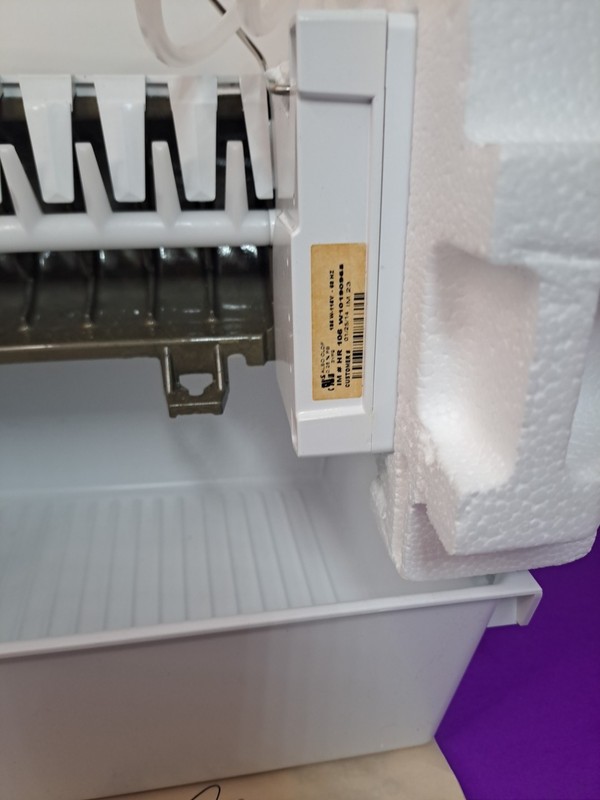 Genuine Whirlpool W10190965 Ice Maker gallery