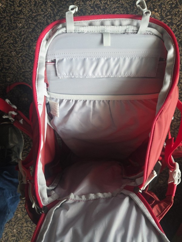 NEW Gregory Jade 28 Backpack - Women's Medium - Scarlet Red 2