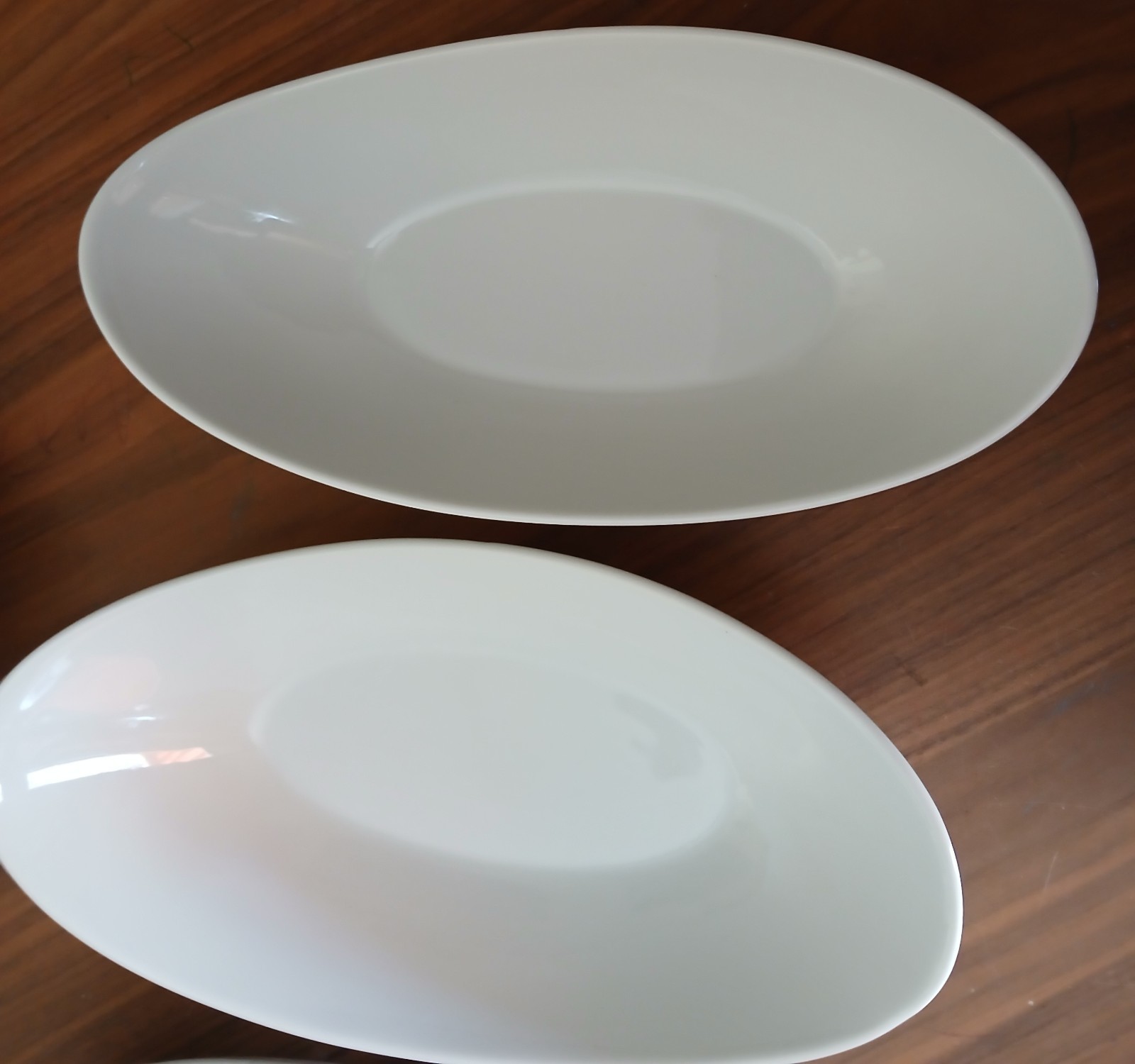 SIDES by over And back White Porcelain Oval Curved Bowls-Set Of 4-VERY GENTLY... gallery