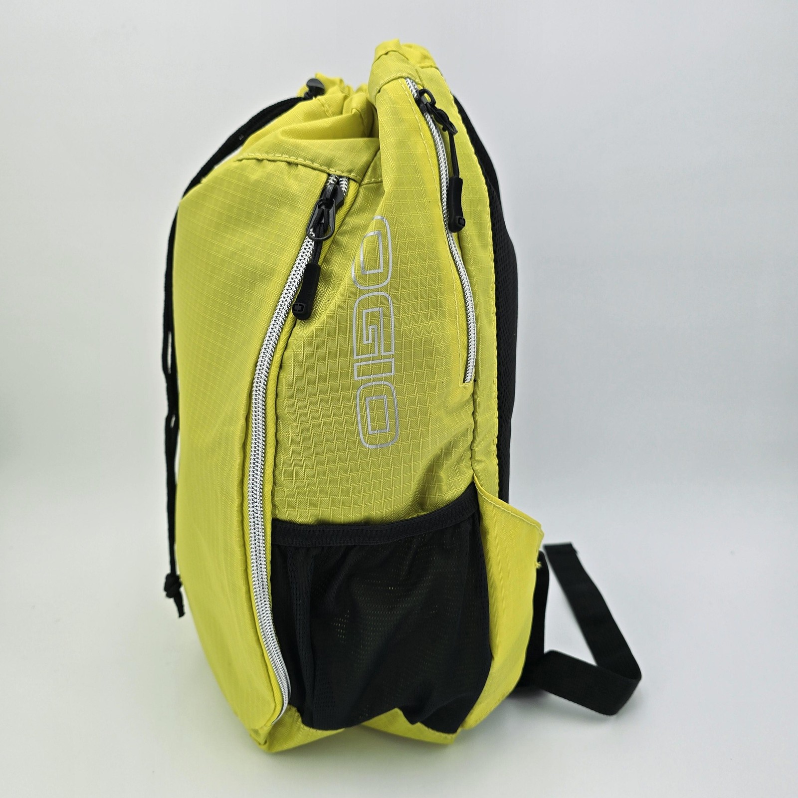 OGIO Sonic Sling Backpack Daypack Crossbody Black Ripstop Drawstring Zip Pockets 2