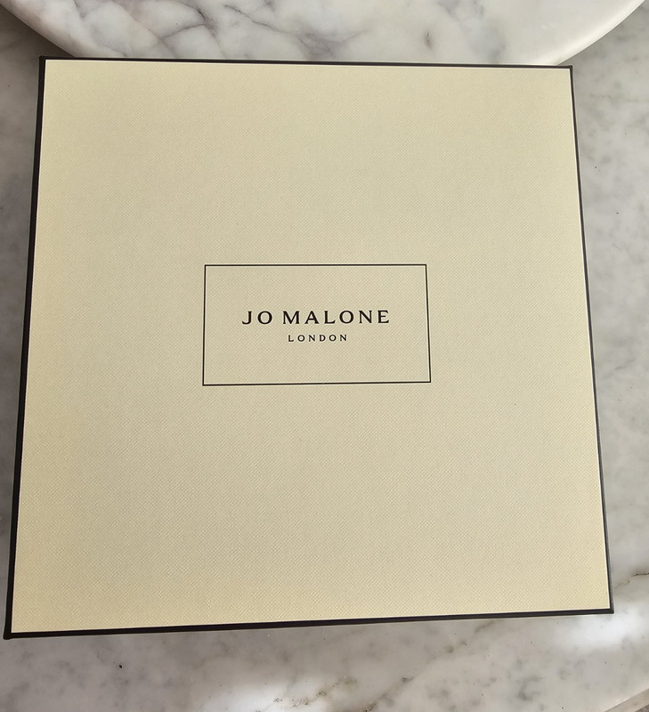 Jo Malone Square Gift Box with Bow Empty 8"L x 8"W x 3.25"H NEW gallery