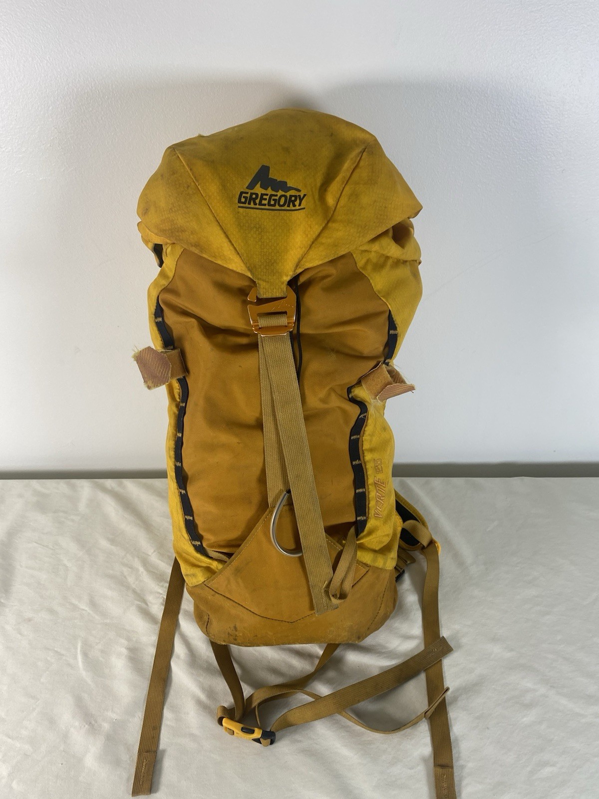 Gregory Verte 25 Backpack Climbing Hiking Skiing Gold