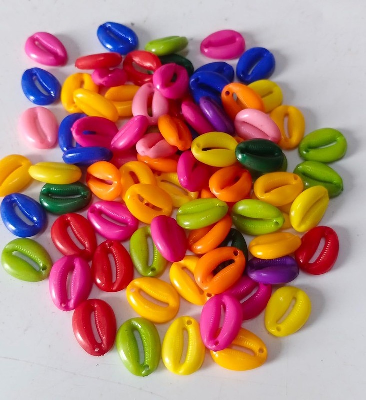 @ Multicolor Artificial Kodi Cowrie For Decoration Pack Of 2 90Gm A738 gallery