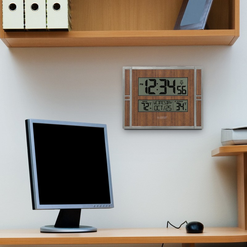 BBB86088 La Crosse Technology Atomic Digital Wall Clock IN/OUT Temp TX141-BV2 gallery