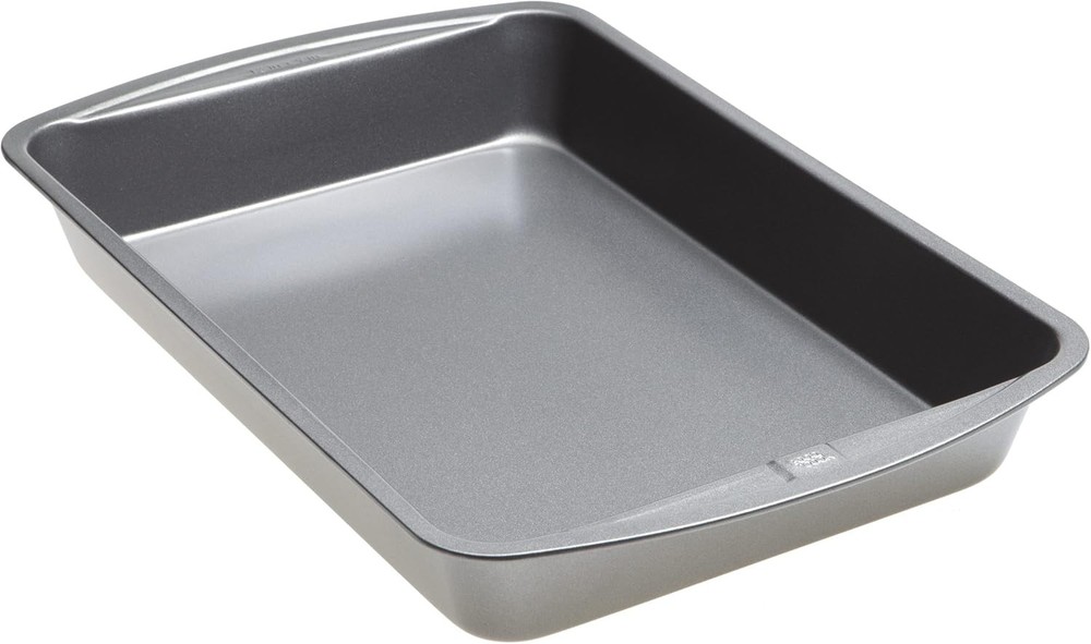 Everyday Bake & Roast Pan with Scratch-Resistant Metal-Utensil Safe Nonstick