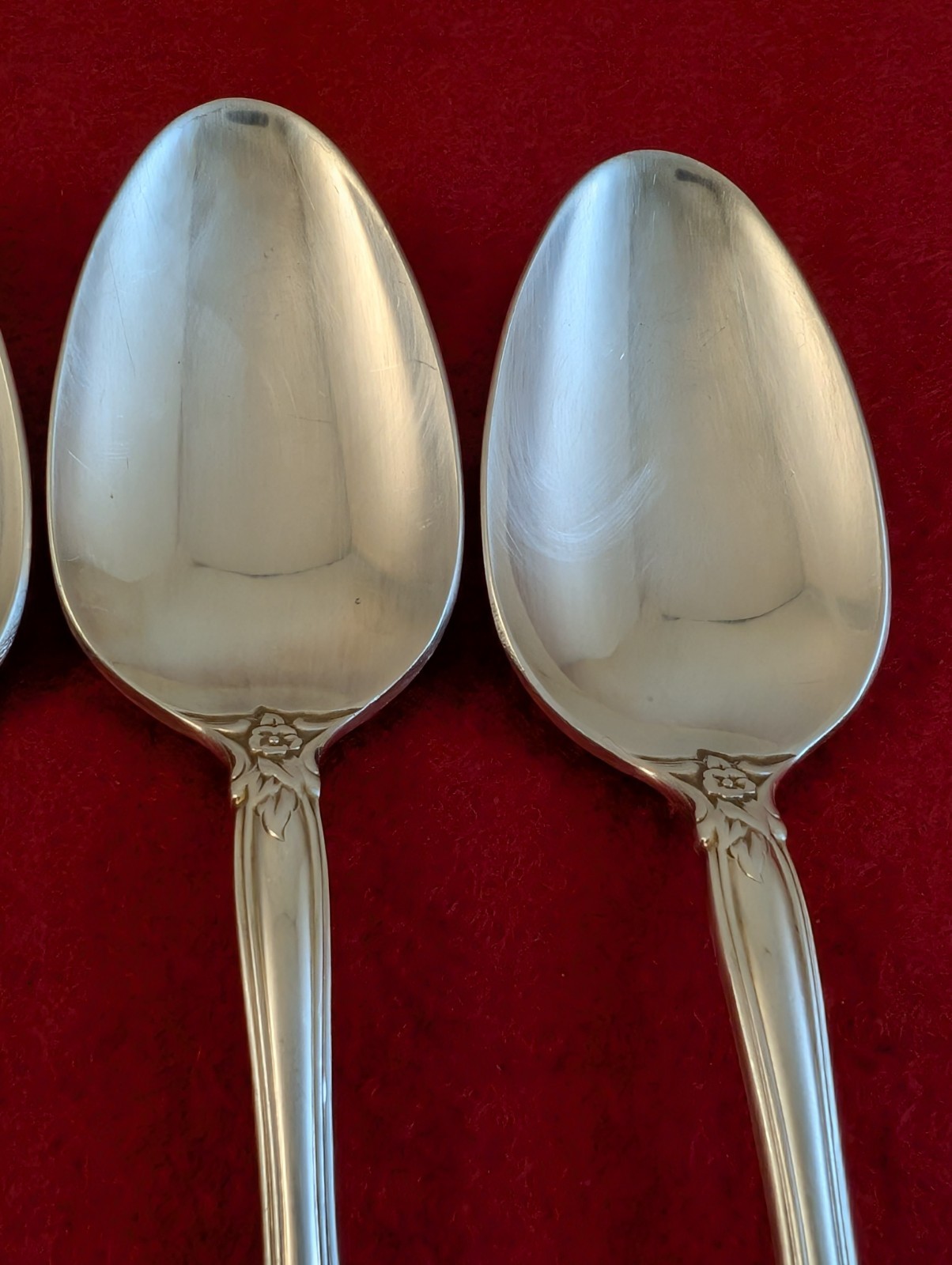 Set Of 4 International Deep Silver SilverPlate ORLEANS Teaspoons Flatware gallery